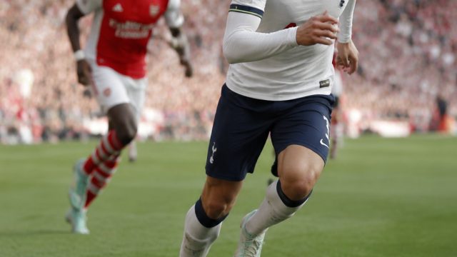 Reviving Classic Tactics: Wing Play's Resurgence in Modern Football