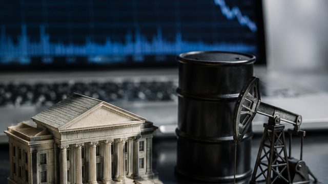 10-Year Treasury Yield Dips Below 4.5% Amid Declining Oil Prices